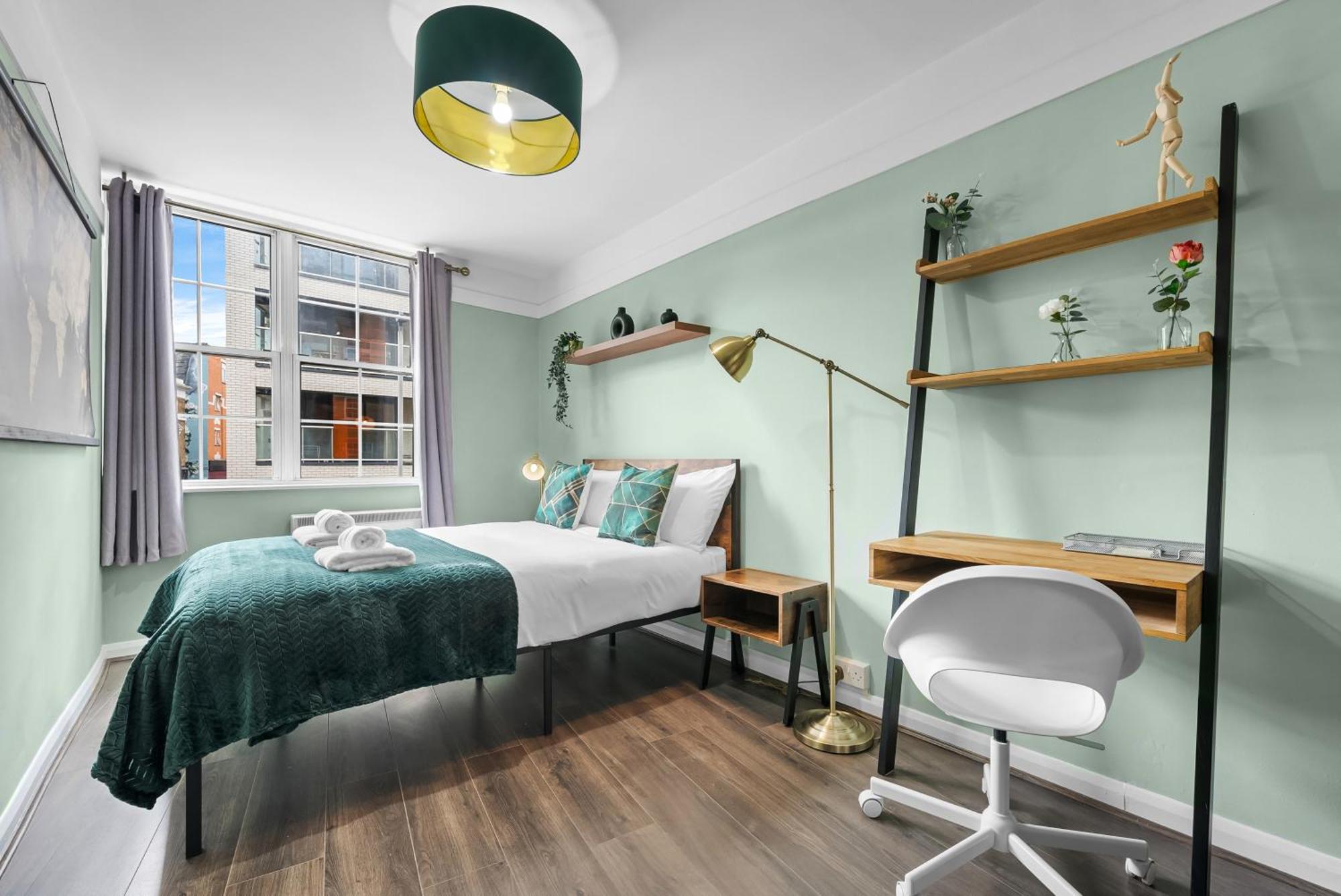 Chic 2 Bedroom Near Liverpool Street By Gold Londra