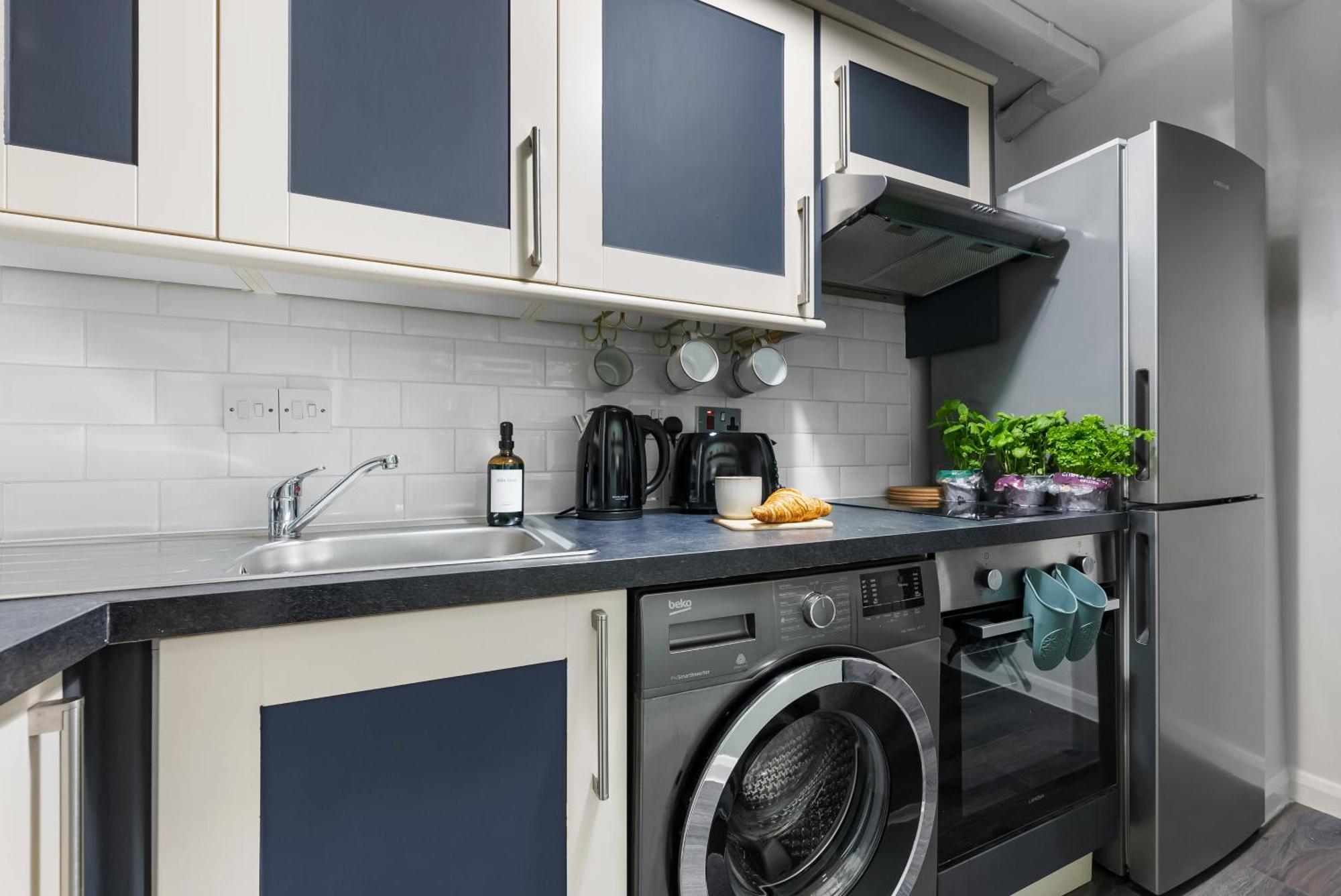 Apartament Chic 2 Bedroom Near Liverpool Street By Gold Londra